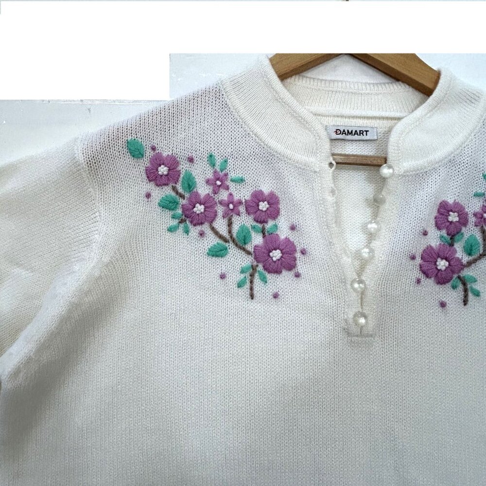 DAMART White Sweater with Embroidery size XL